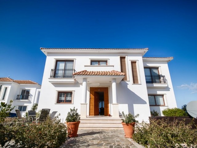 Villa Zu Verkaufen In Kyrenia Esentepe 4 1 ** 